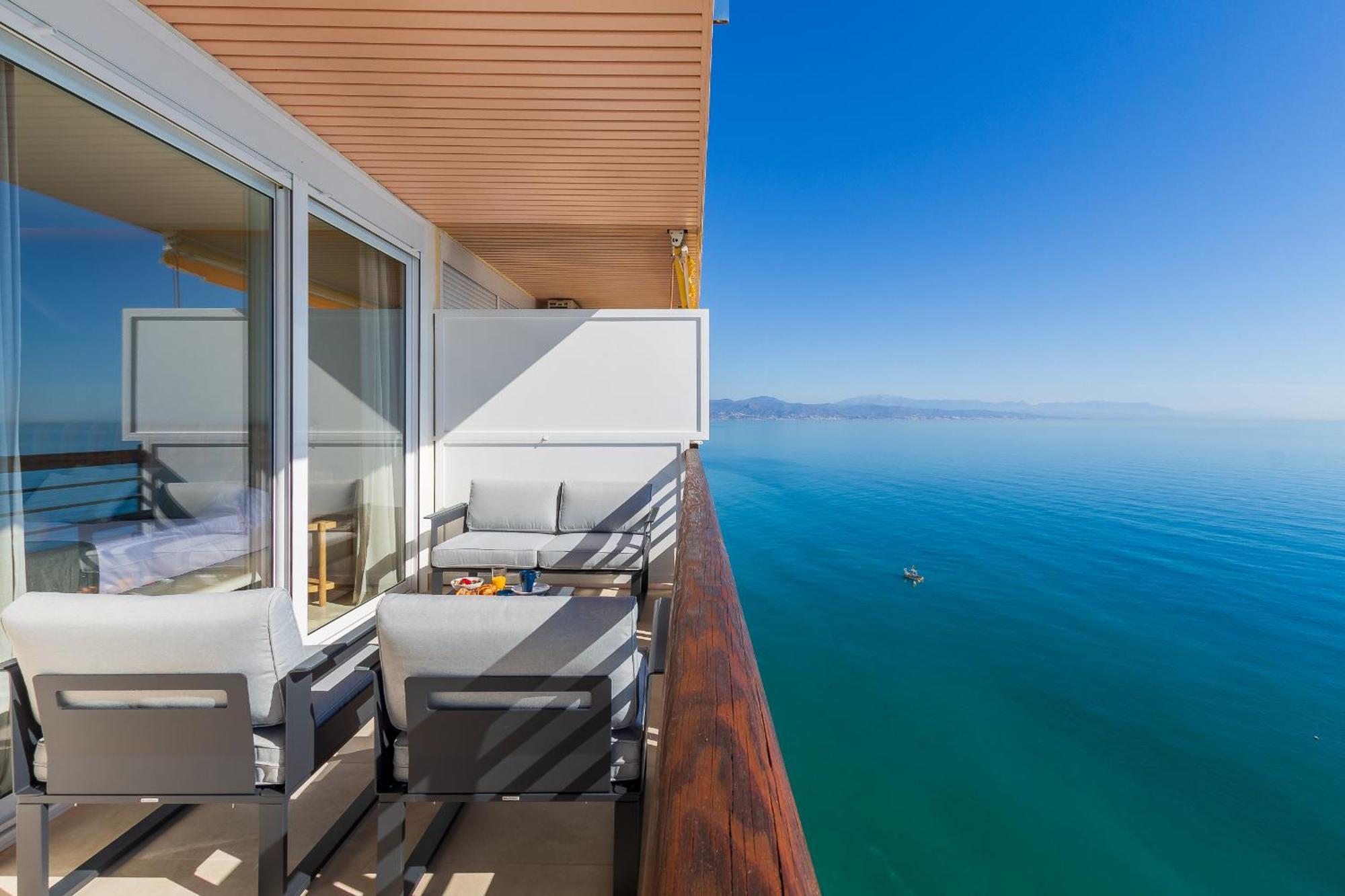 Santa Clara Modern & Exclusive Seafront Apartment Torremolinos Ngoại thất bức ảnh